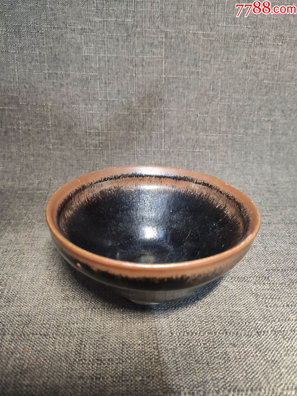 乌金釉斗笠碗