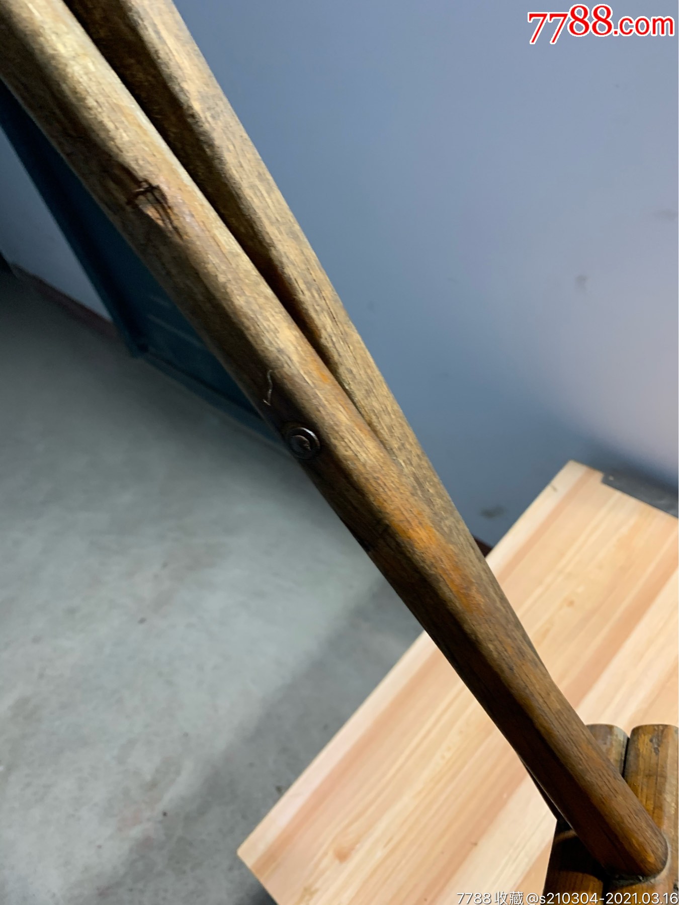 马扎又称胡床硬木制鲁做做工精致优雅保存完整编制坐面后可以正