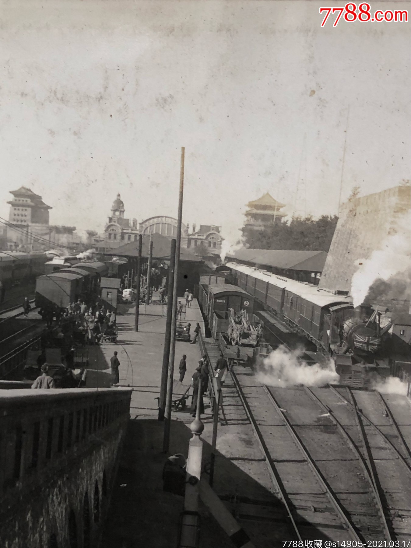 民国早期京奉铁路北京正阳门东车站(北京前门火车站)停靠的火车老照片