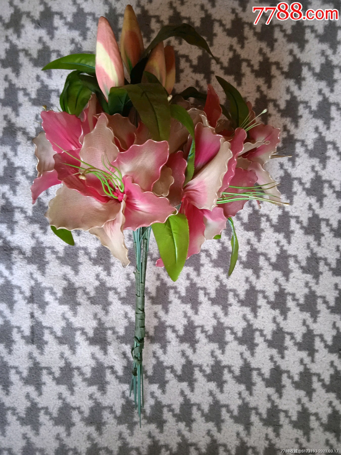 90年代布绢仿真百合花一束有些污渍磨损详见图