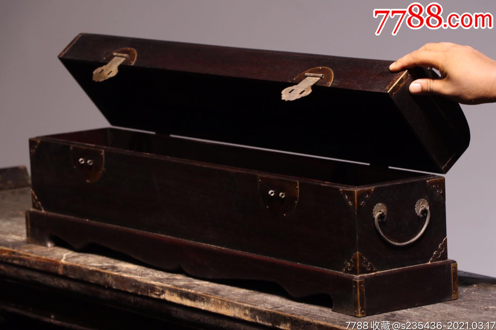 首页 零售 木盒/木匣 >> 画盒,尺寸长82,高24,宽17厘米古时放画所用箱