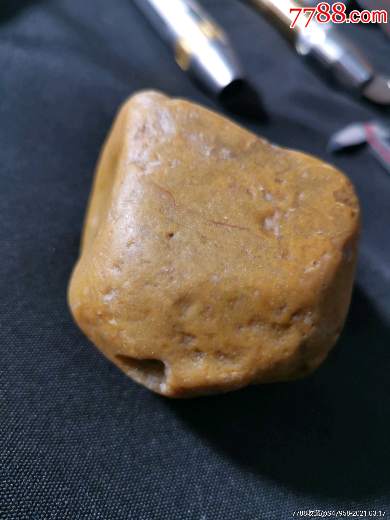 老挝石老挝溪蛋田黄籽料质地好通透油性强