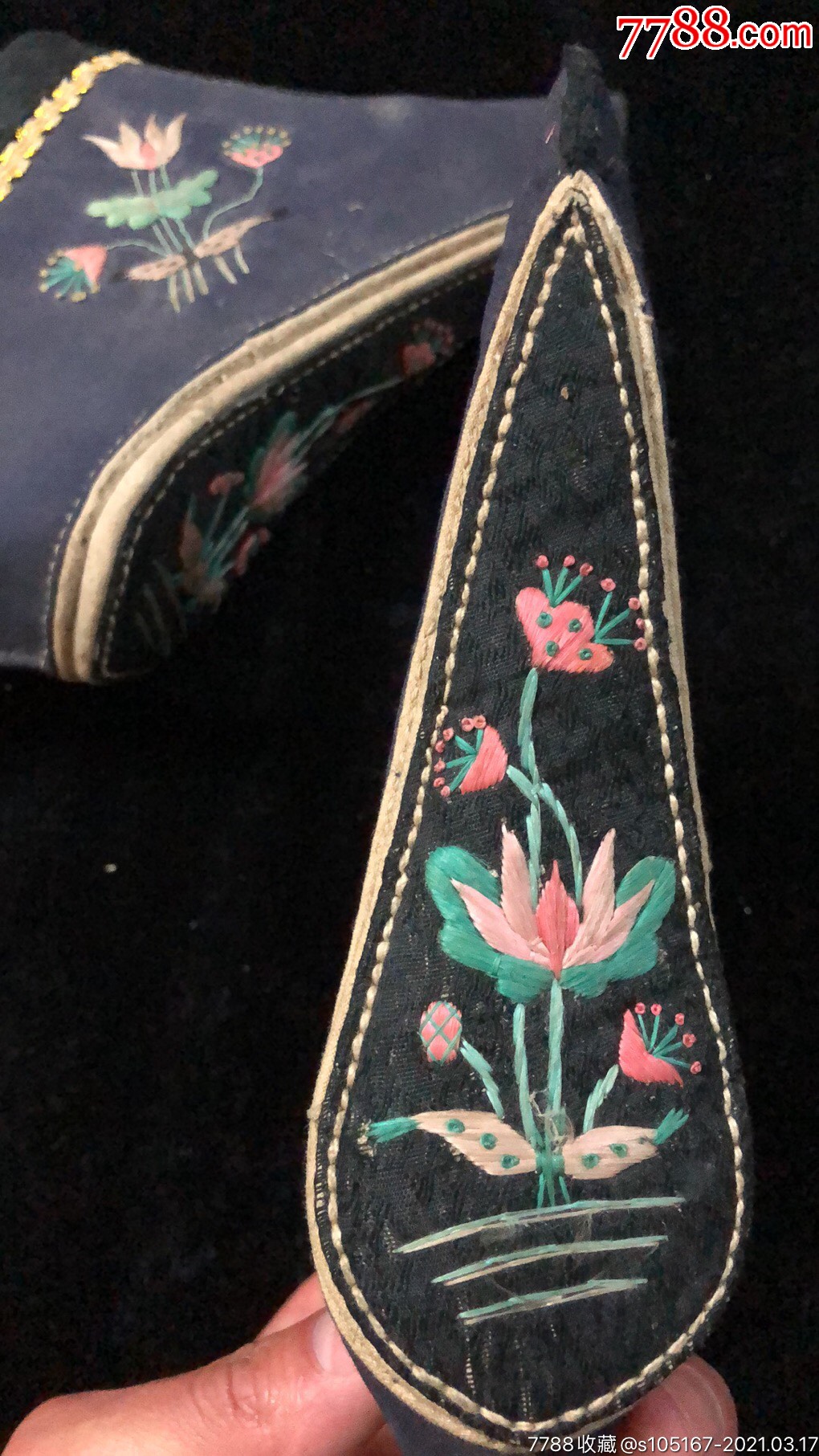 清代三寸金莲绣花鞋