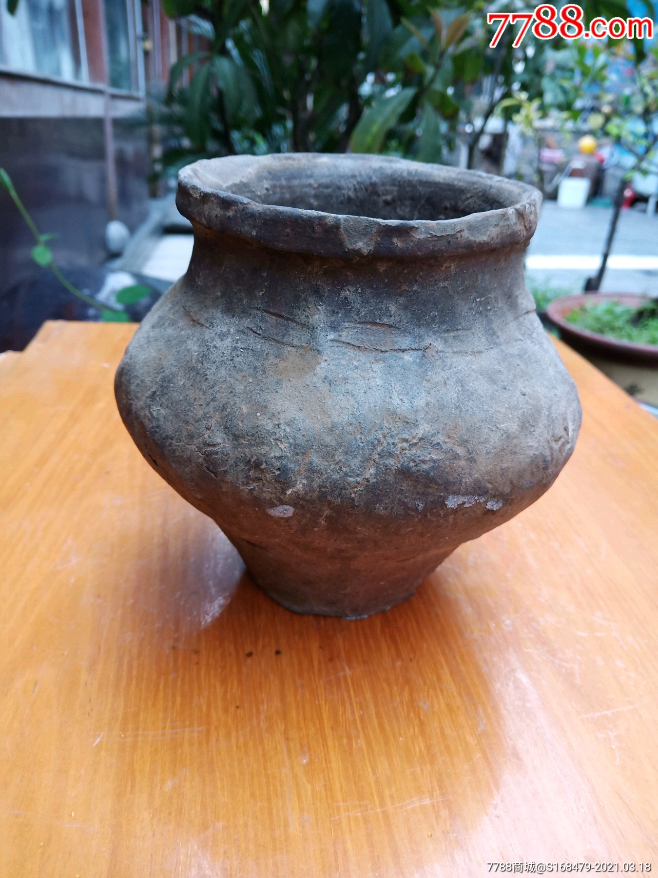古老的陶瓷罐子古朴厚重包老