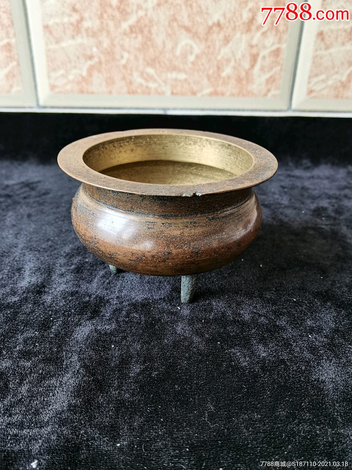 民国无耳奶腿铜香炉