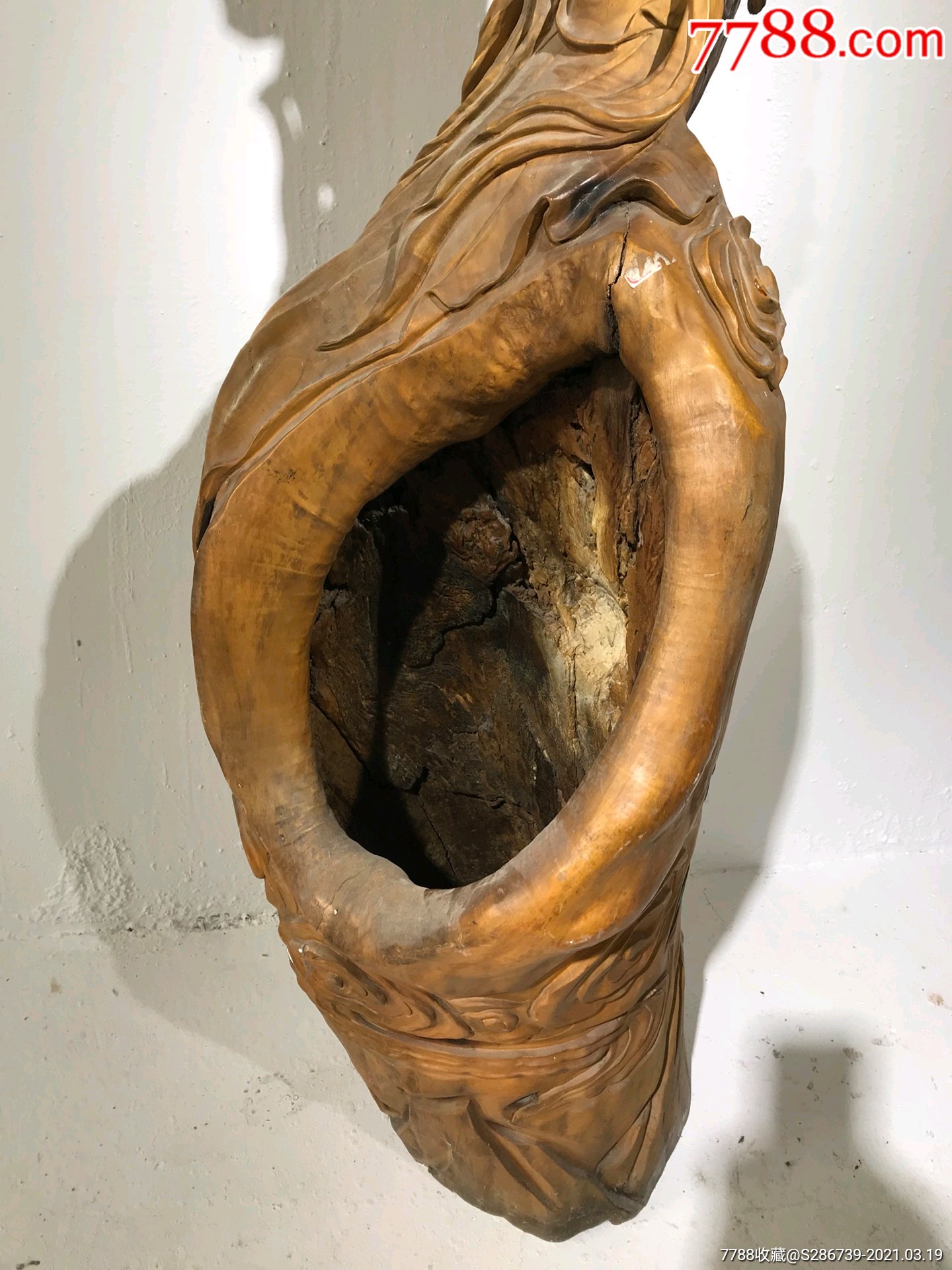 香樟木整料雕刻,盘古女神女娲补天摆件,手工雕刻制作,精致细腻优雅