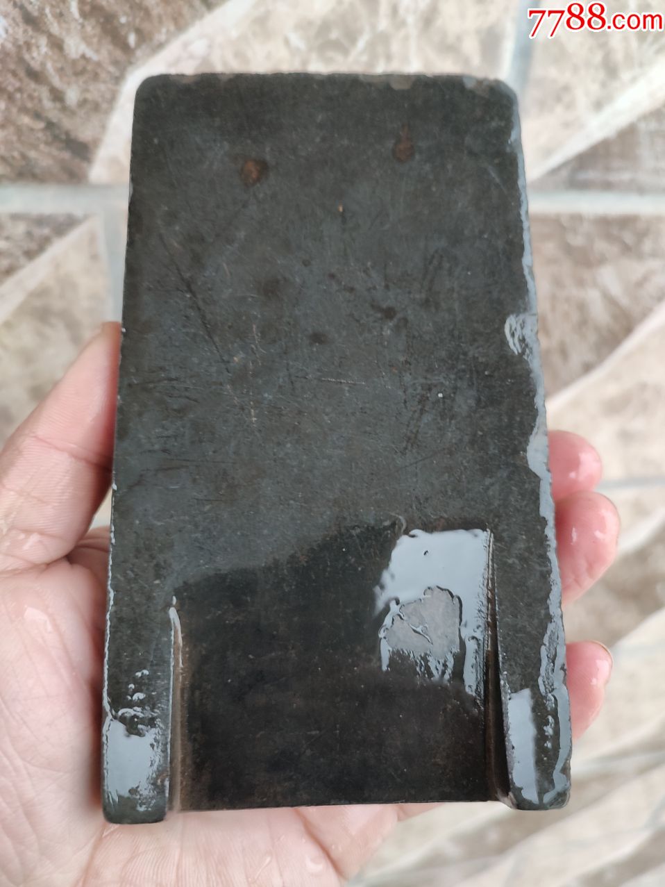 明代砚台背面开槽年代比较久远起码道清代最后几张图是浸水以后拍照