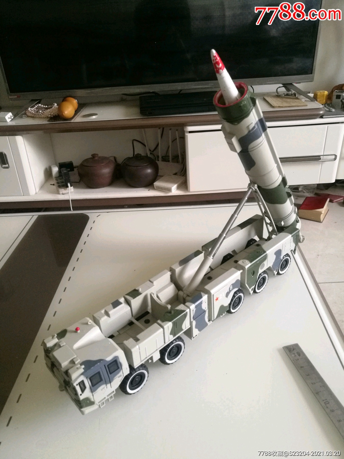 东风21--18导弹发射车模型(全金属)