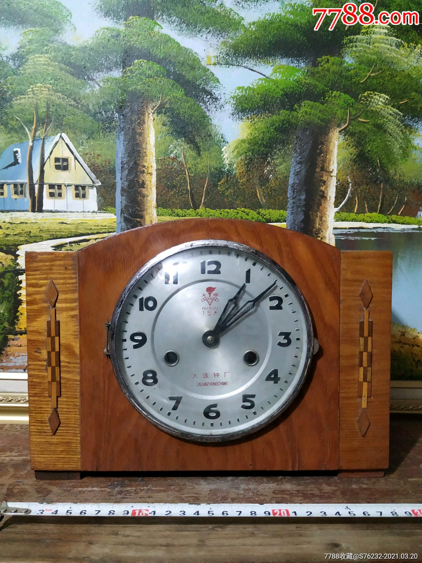 大连制造的火炬牌座钟