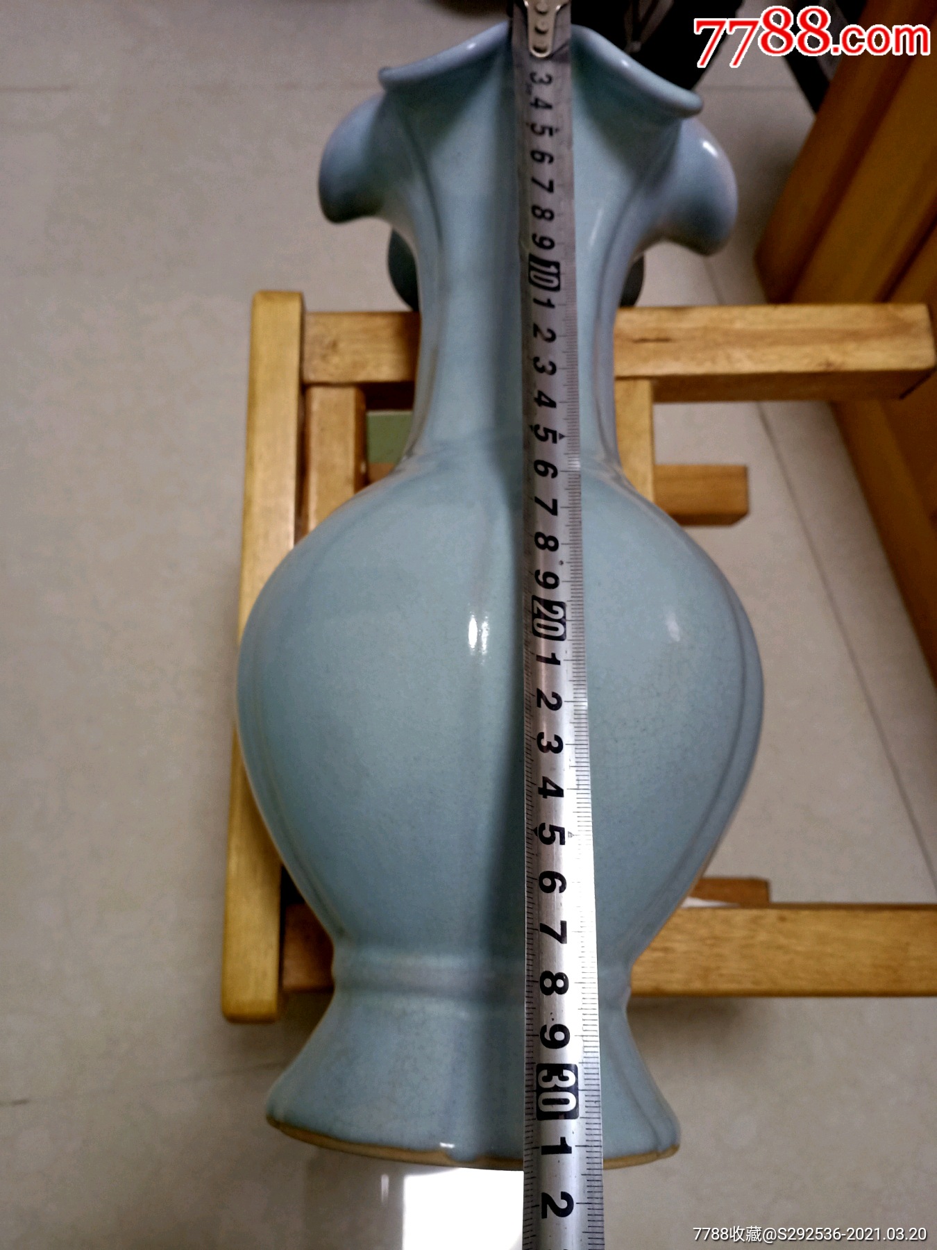 6070年代钧瓷大火兰花口瓶