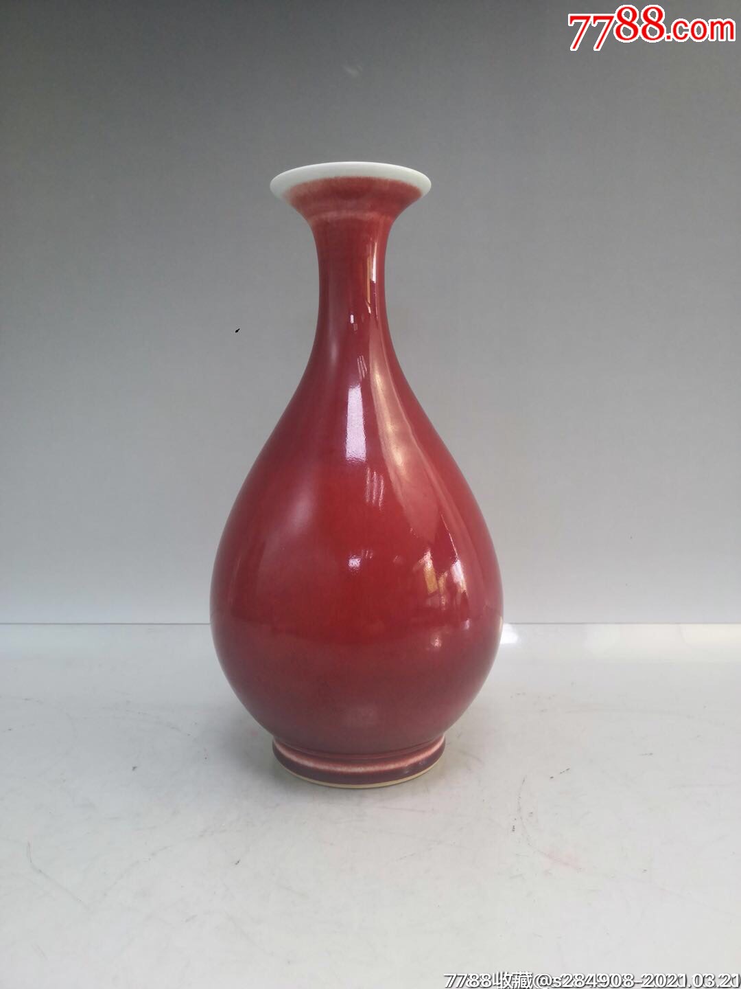 清代雍正红釉瓶特点图片