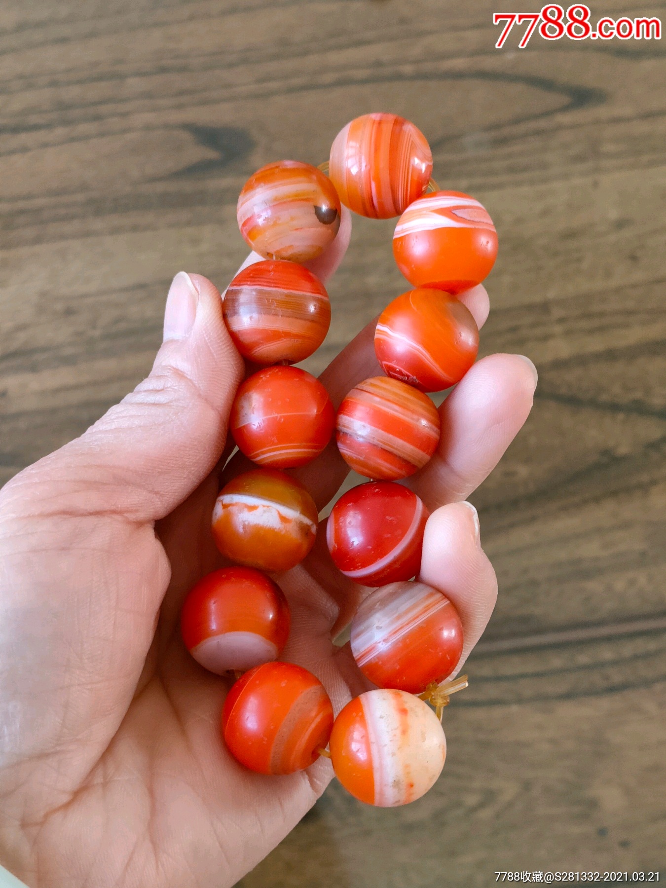 清代老玛瑙缠丝珠子手串一条