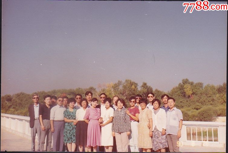 90年男女合影-老照片-7788商城__七七八八商品交易平台(7788.com)