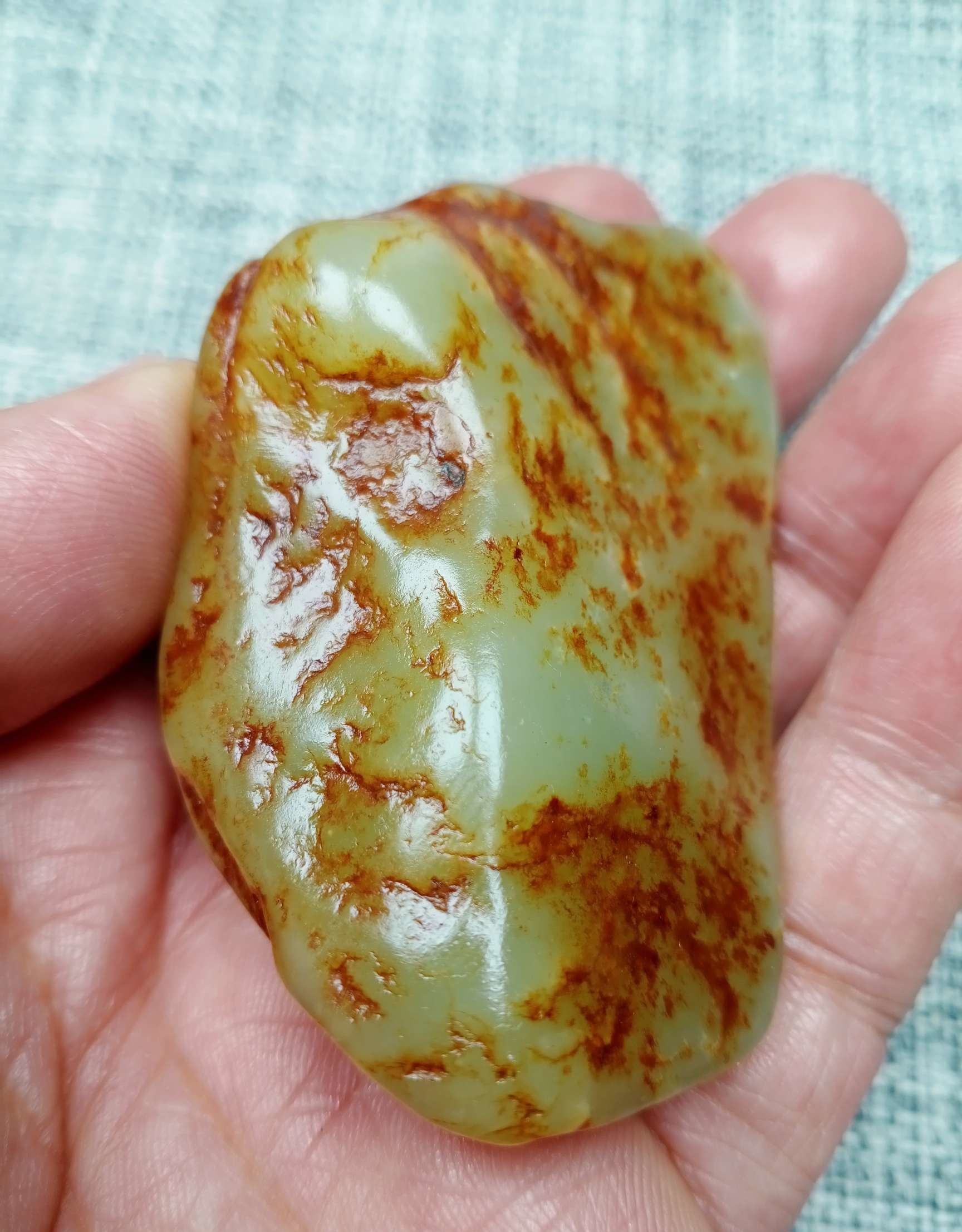 1096克精品和田玉黄口山流水籽料