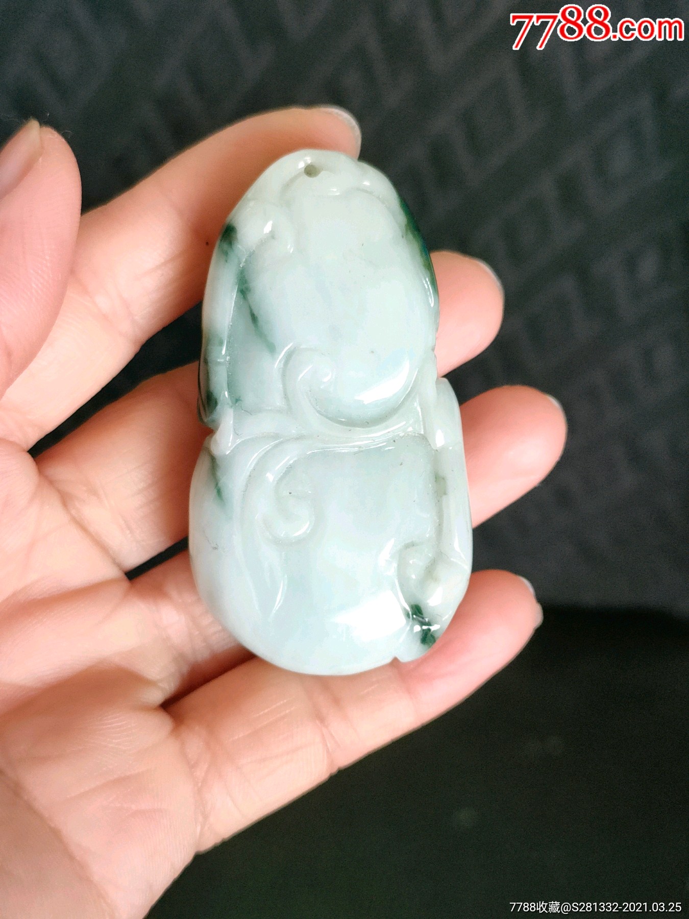 创汇期冰糯底飘绿翡翠福禄寿手把件