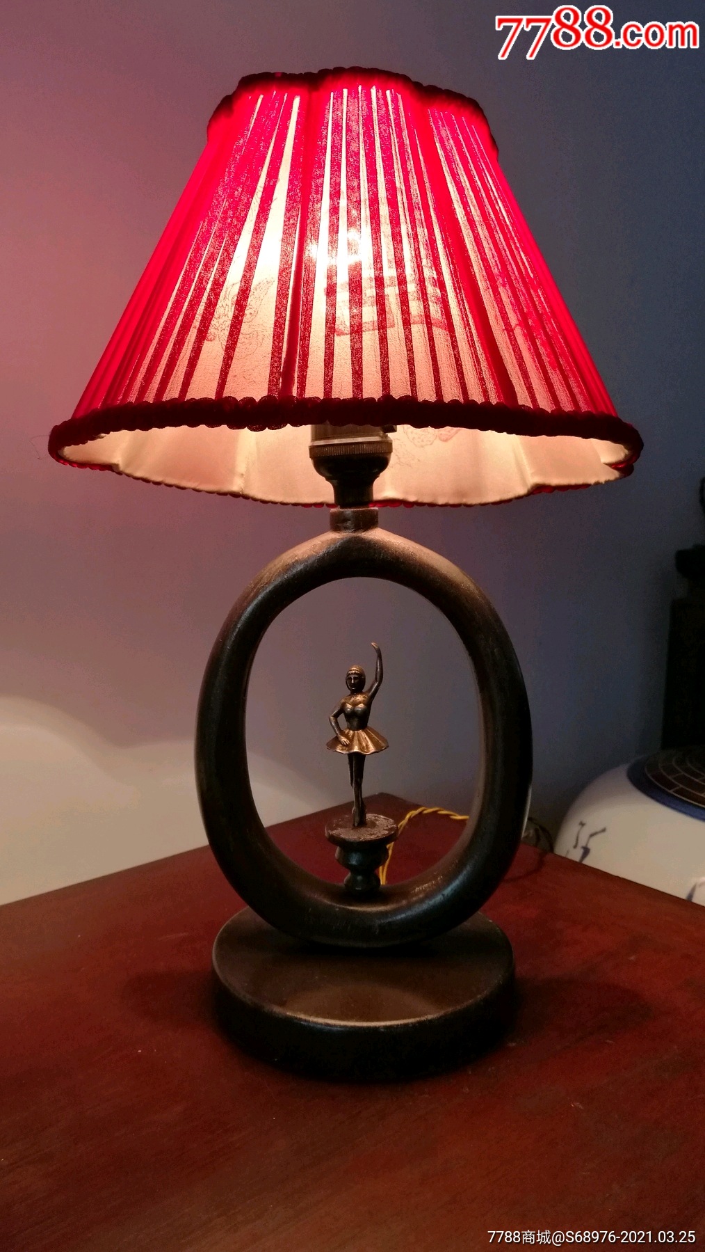 50年代老台灯,木质灯座,造型漂亮金属芭蕾舞人物,栩栩如生,可用可藏