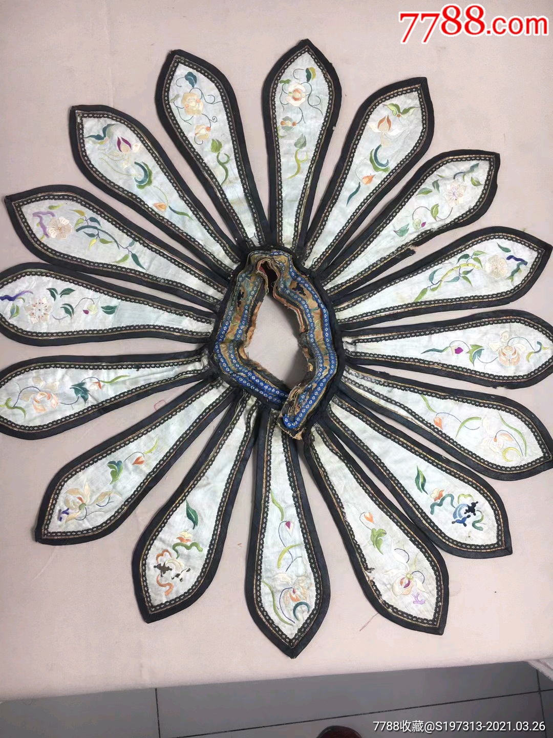 清代老刺绣云肩披肩