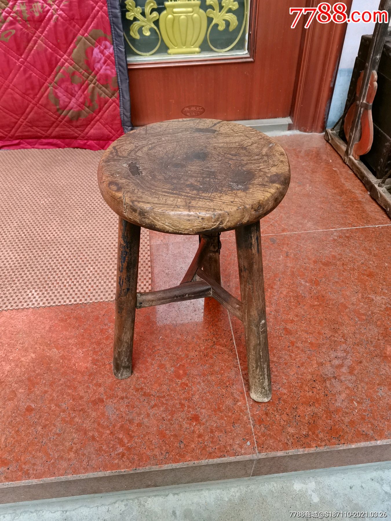 5品￥9899三条腿的木园凳9.5品￥12099小木板凳9.5品￥9899