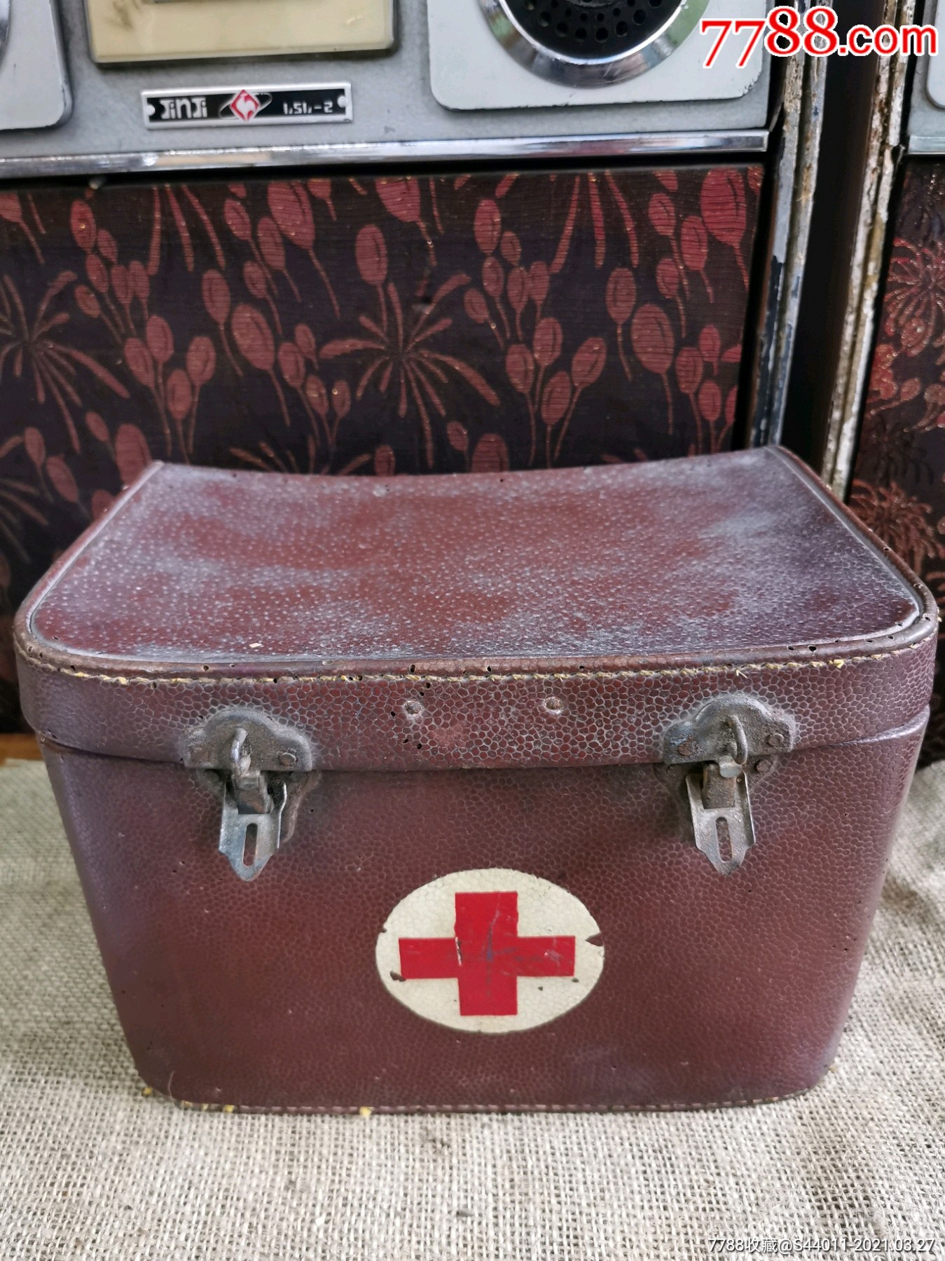 文革语录皮药箱军佣老物件