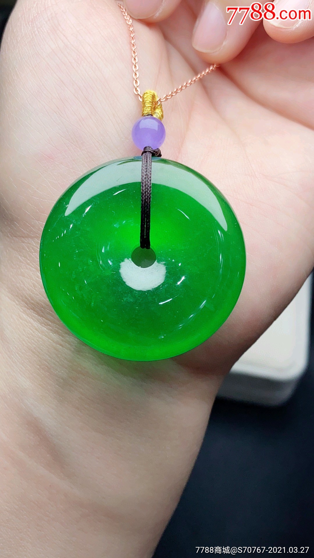 翡翠冰种满绿"平安扣"水润通透,精致立体,饱满,完美无裂