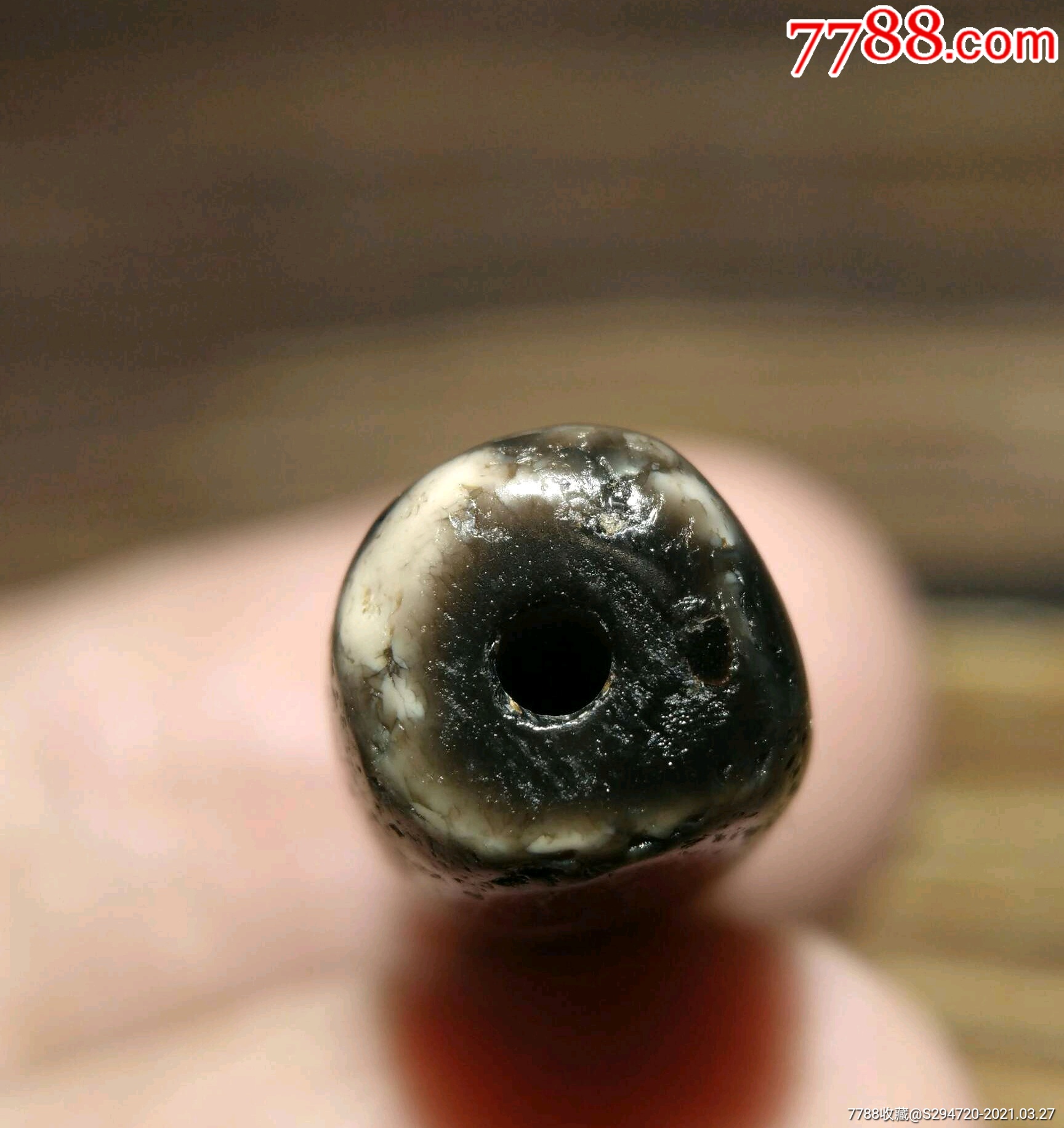 西亚线天珠一个