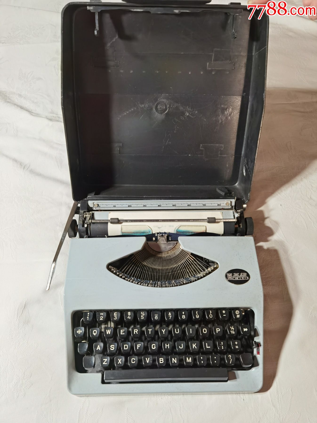 英雄牌英文打字机