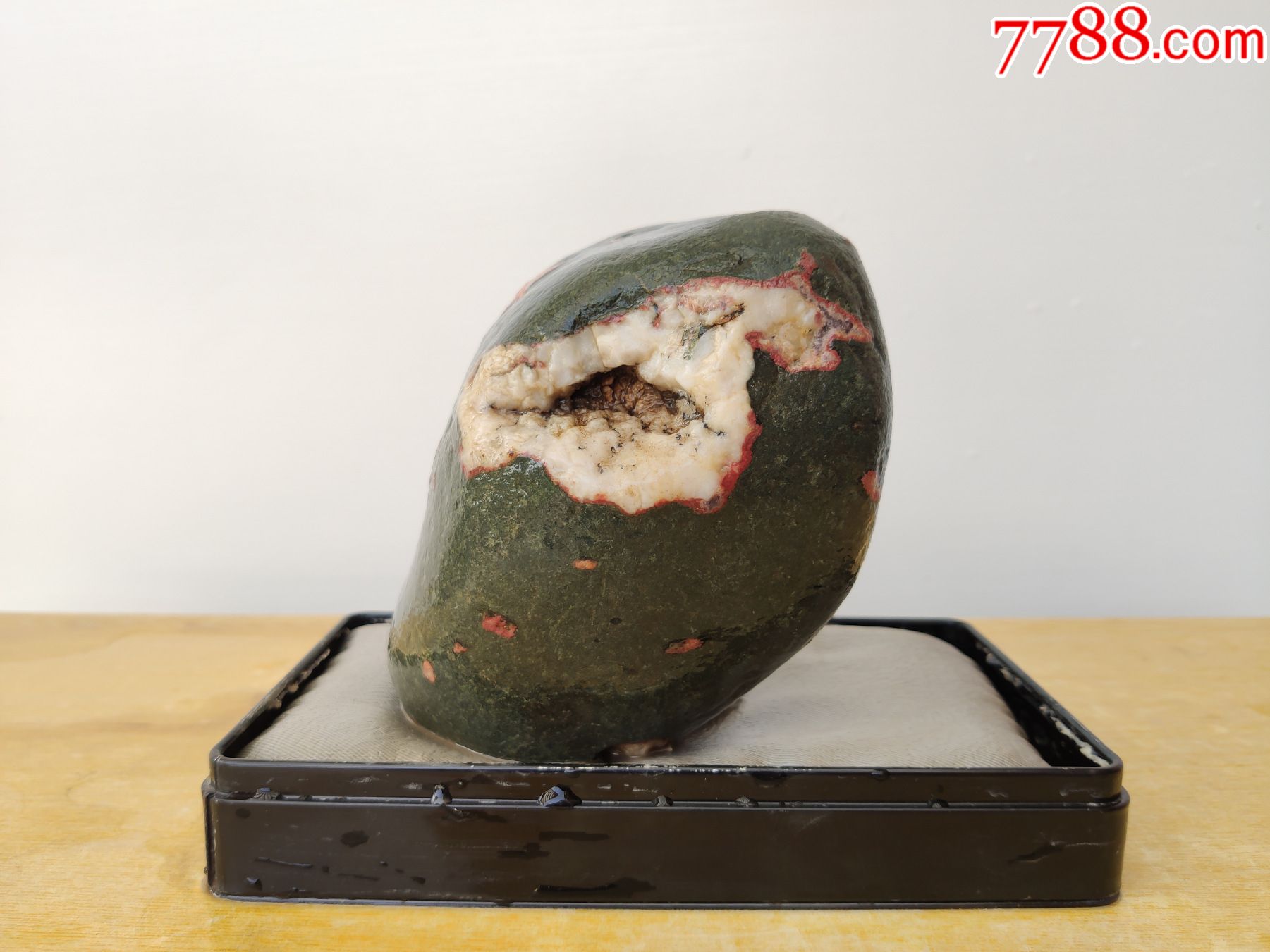 新进洛阳荷花石原石1213"斗鸡"(形象逼真,石型完整,色彩好)