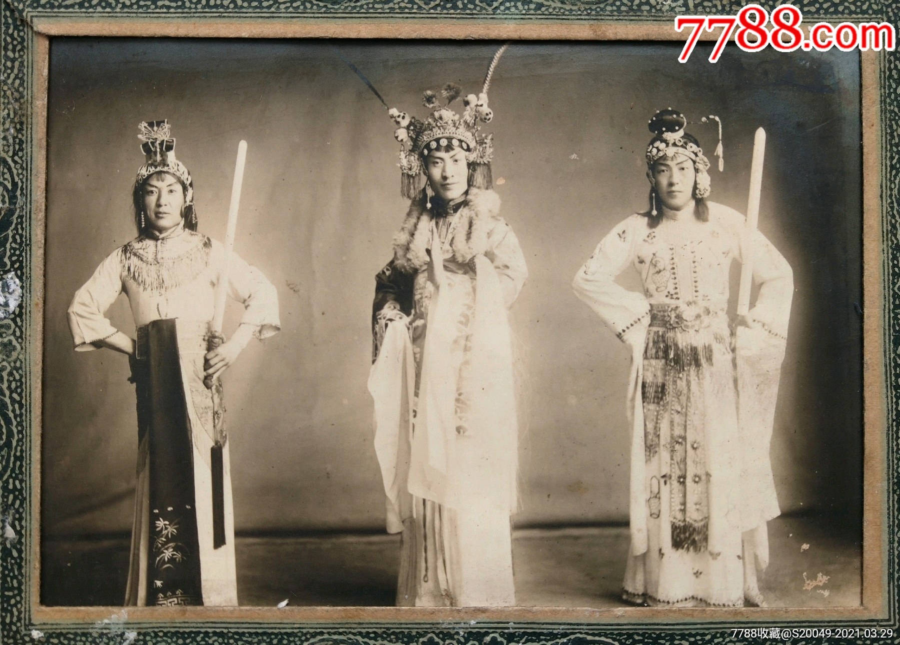 少见民国男扮女装反串戏装照