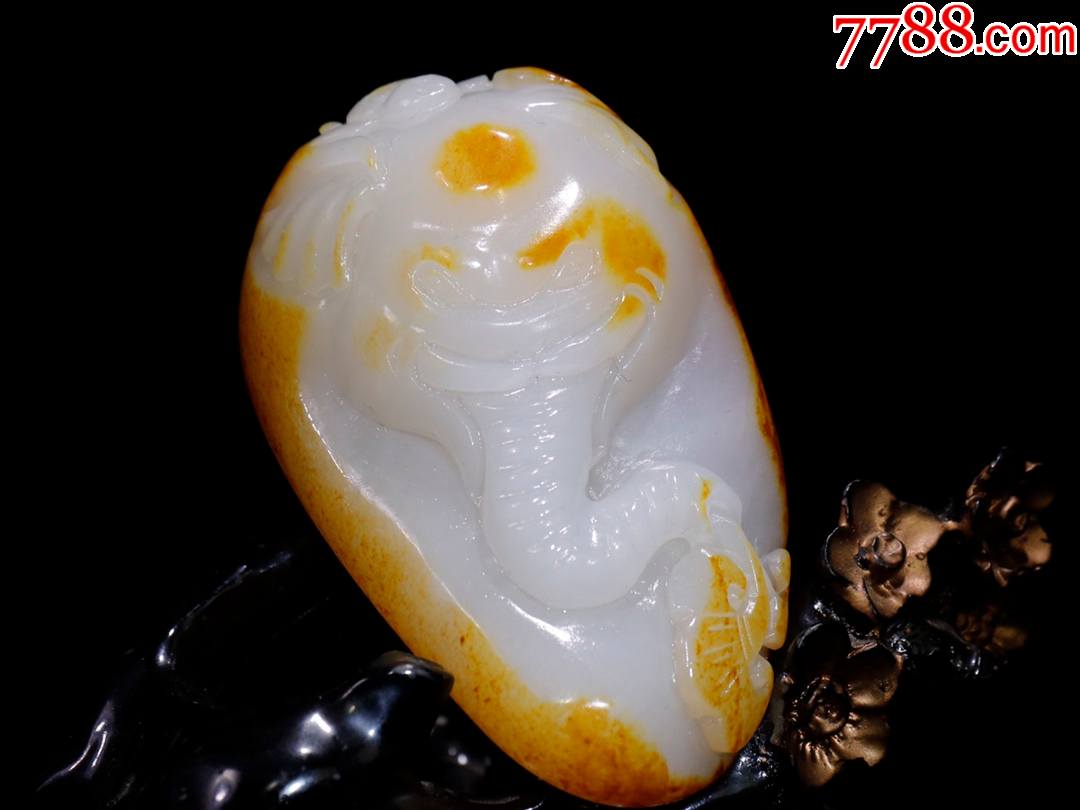和田玉籽料原石雕封侯拜相把件
