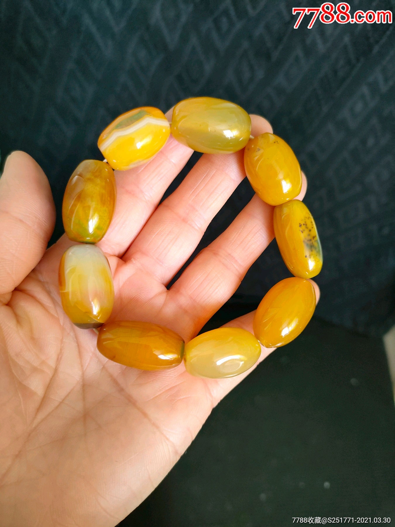 黄色玛瑙手串一条