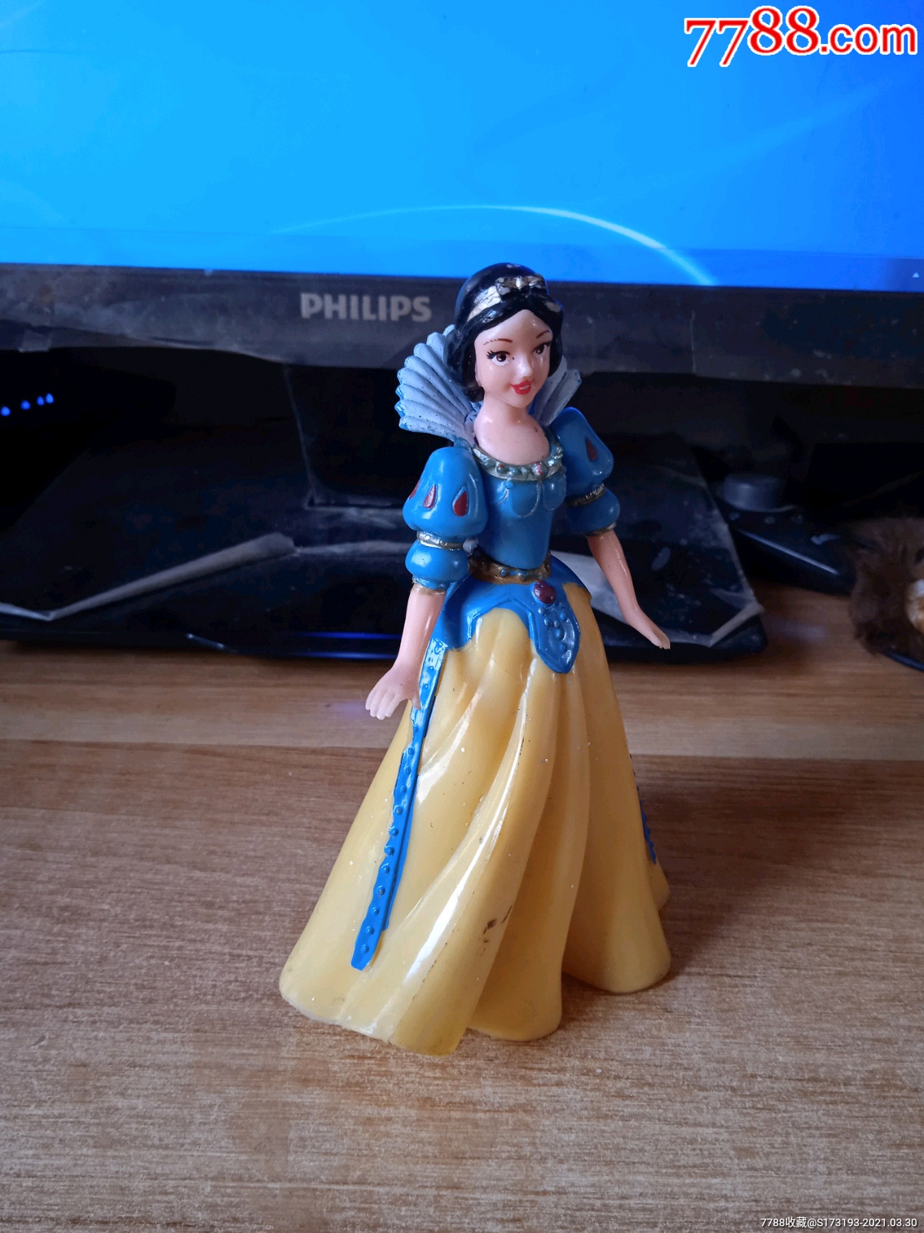 早期迪士尼白雪公主手办人偶一个品弱有些掉漆和刮碰损伤详见图