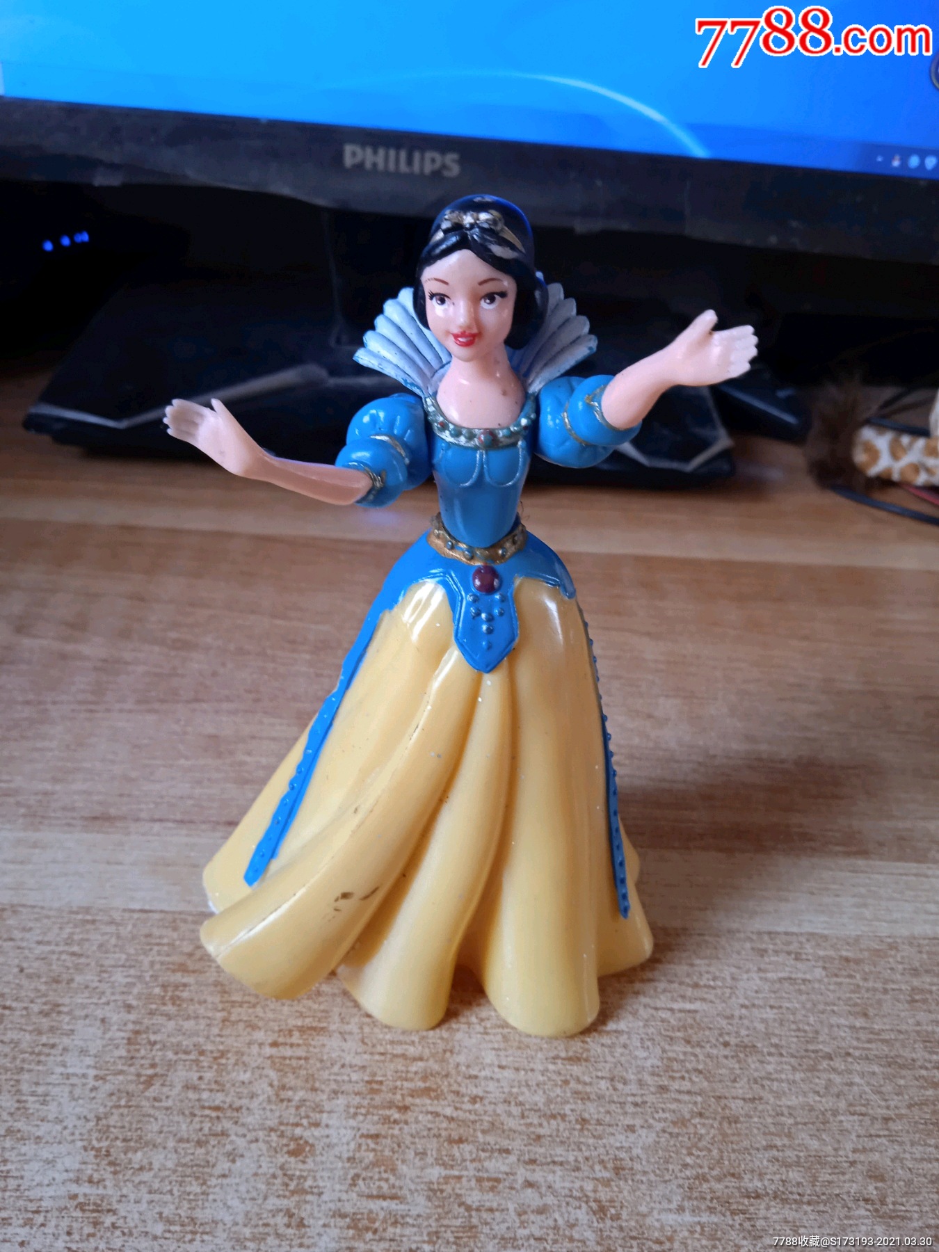 早期迪士尼白雪公主手办人偶一个品弱有些掉漆和刮碰损伤详见图