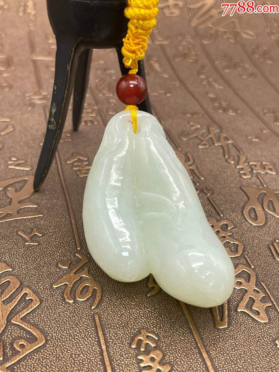 和田玉雕件茄子