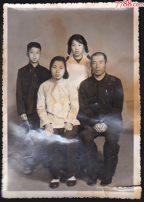 家庭老照片背后的故事图片