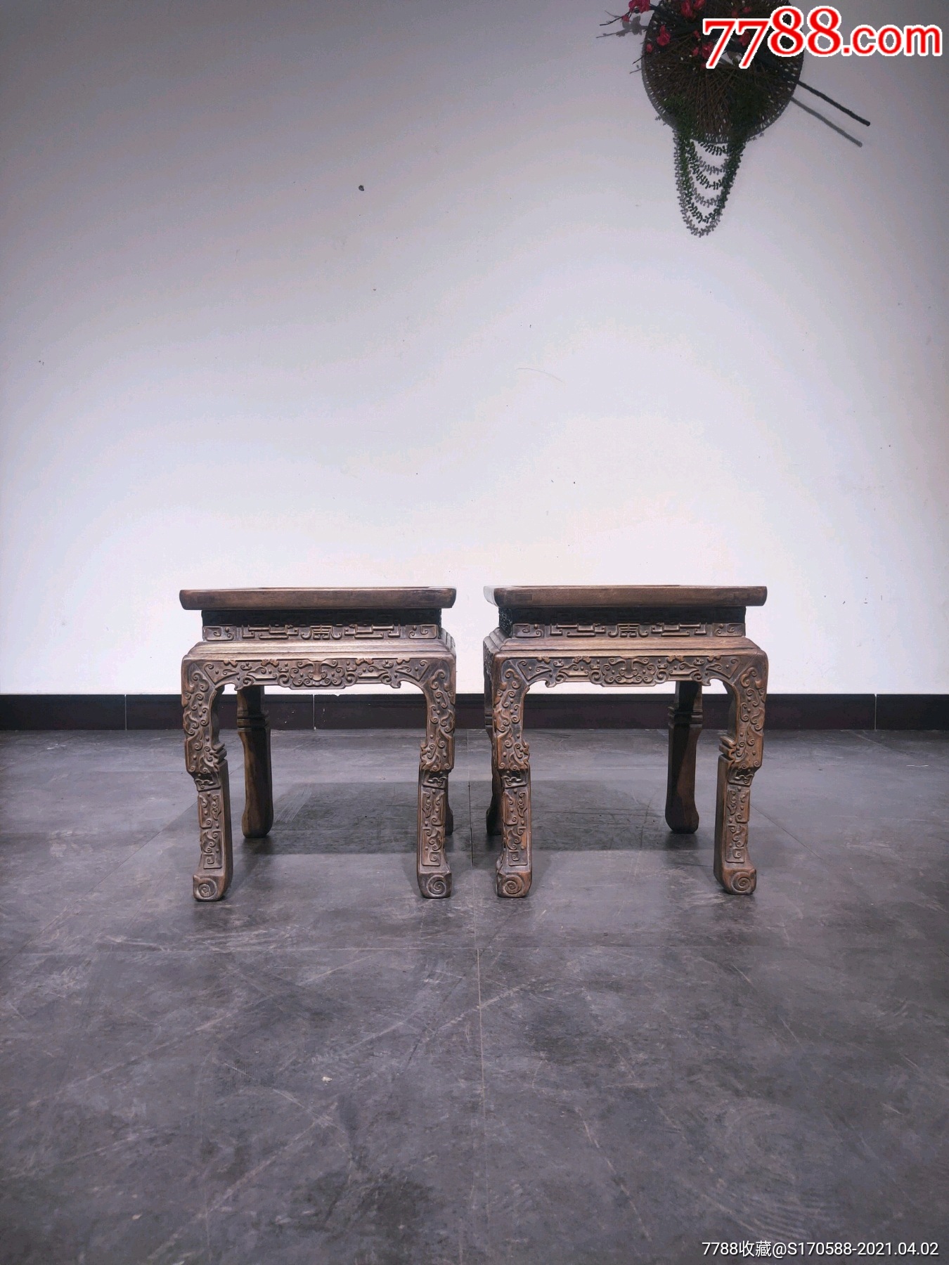 清代方凳一对制式高贵端庄大气独特少有满工木质刺猬紫檀