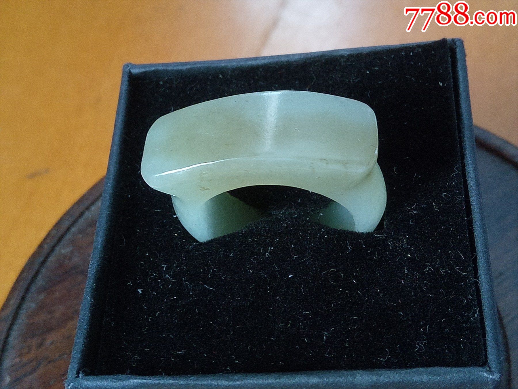 和田玉马鞍戒指