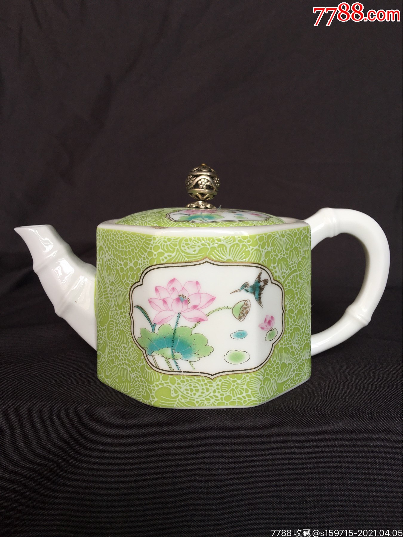 60年代景德镇窑粉彩扒花工艺壶