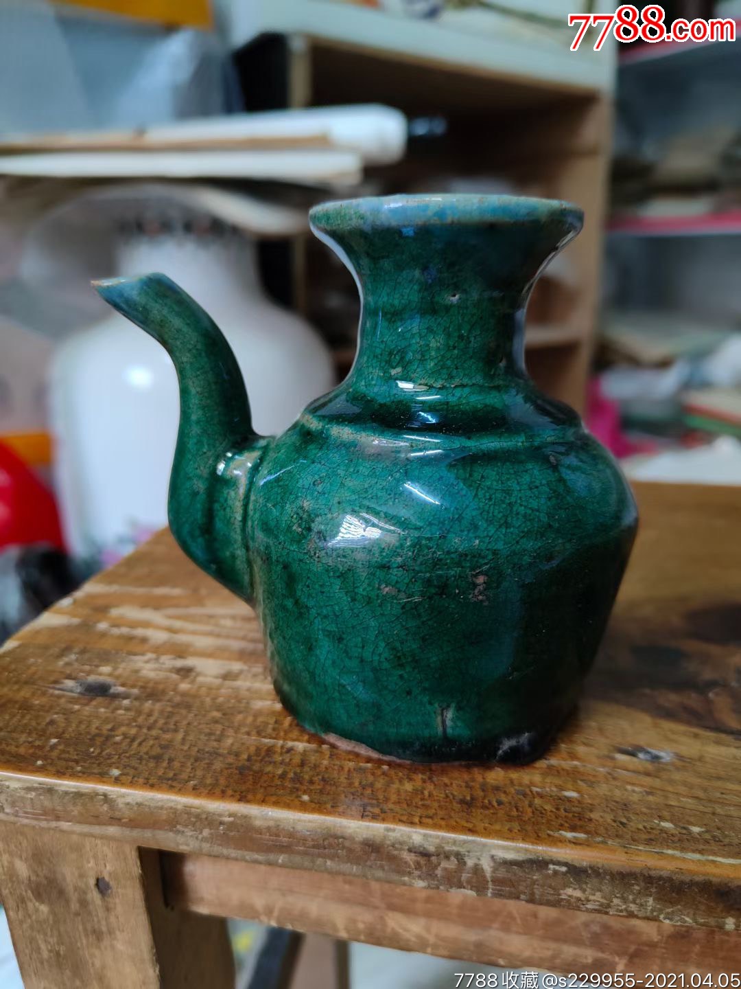 民国老石湾绿釉瓶嘴轻微小飞皮