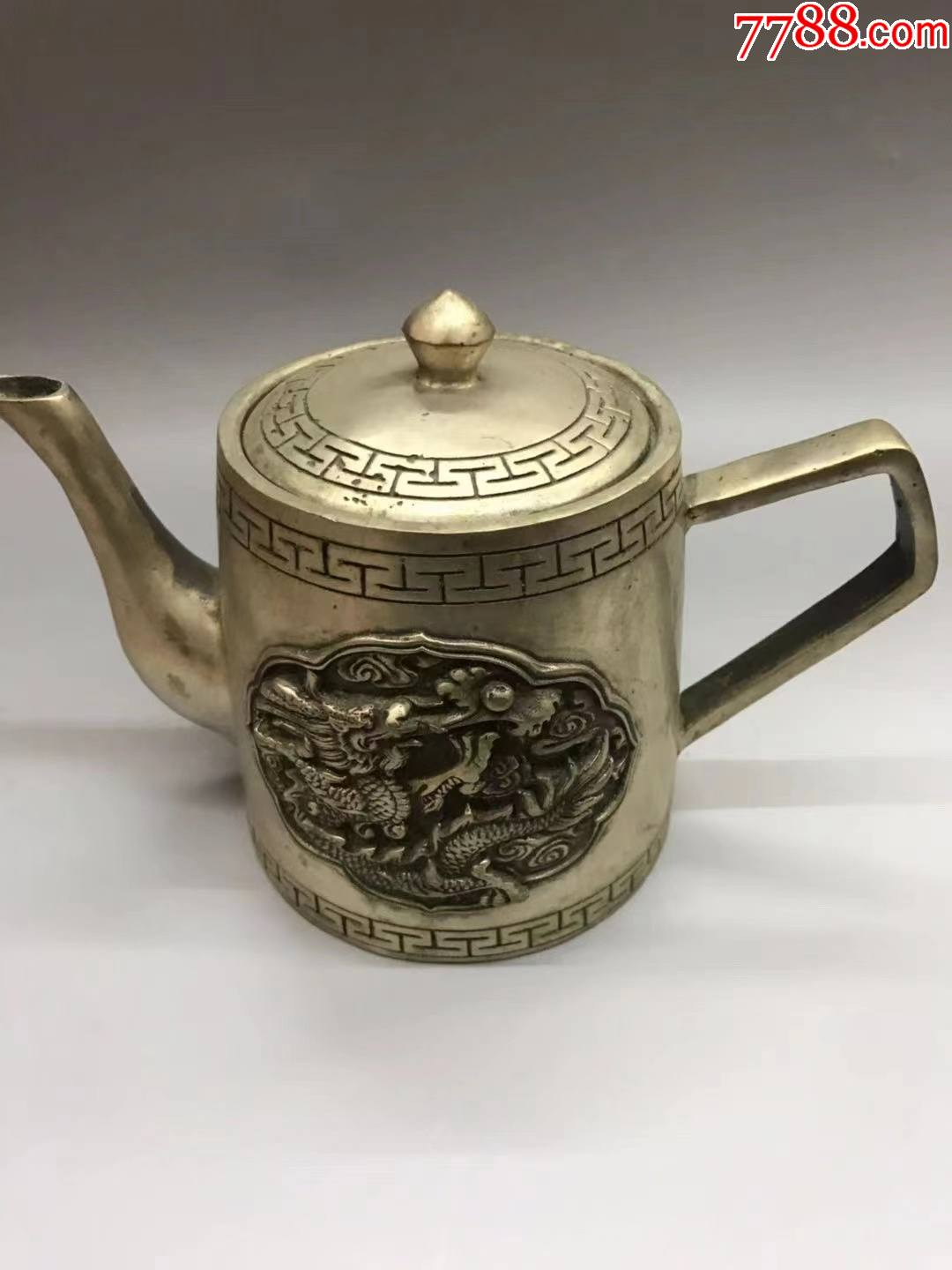 白铜二龙戏珠茶壶