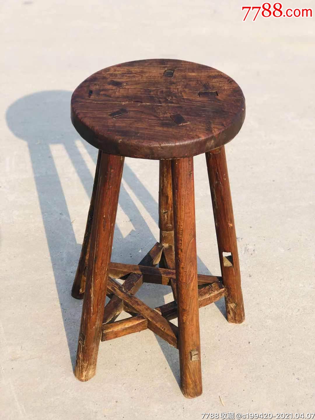 清代紫榆木圆凳五条腿做工精致独特全品无松动