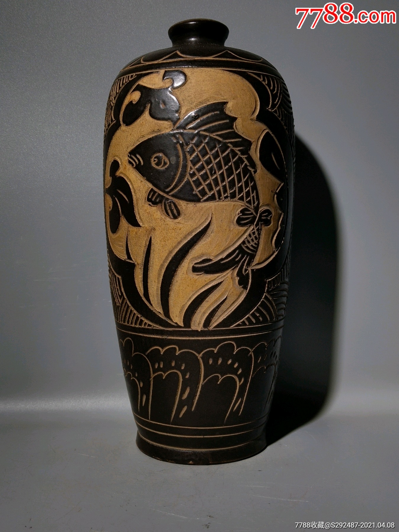 黑釉剔花鱼纹梅瓶_黑瓷/天目瓷_第1张_7788瓷器