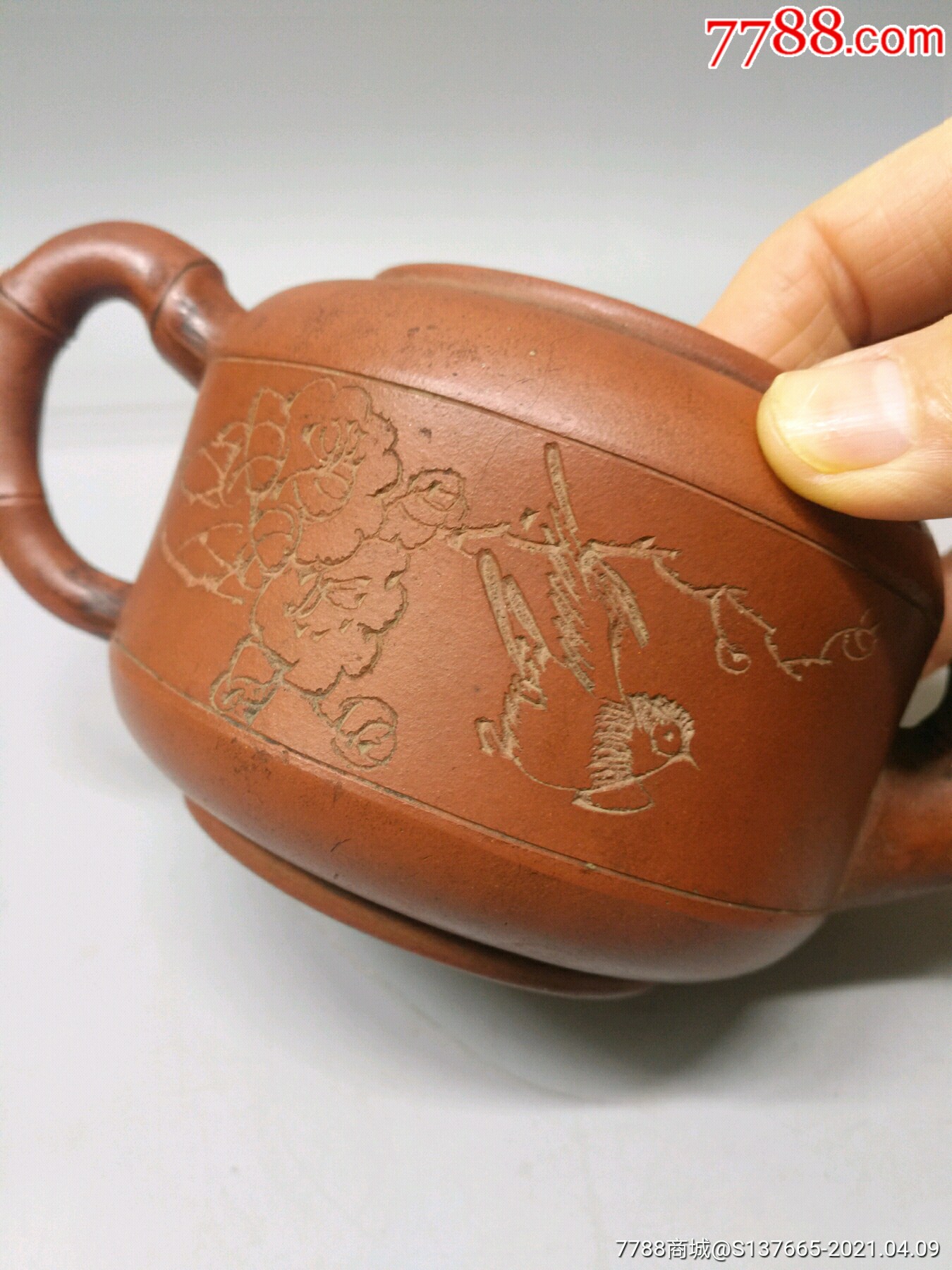 石如生刻竹鼓壶_紫砂壶_第7张_7788钱币网