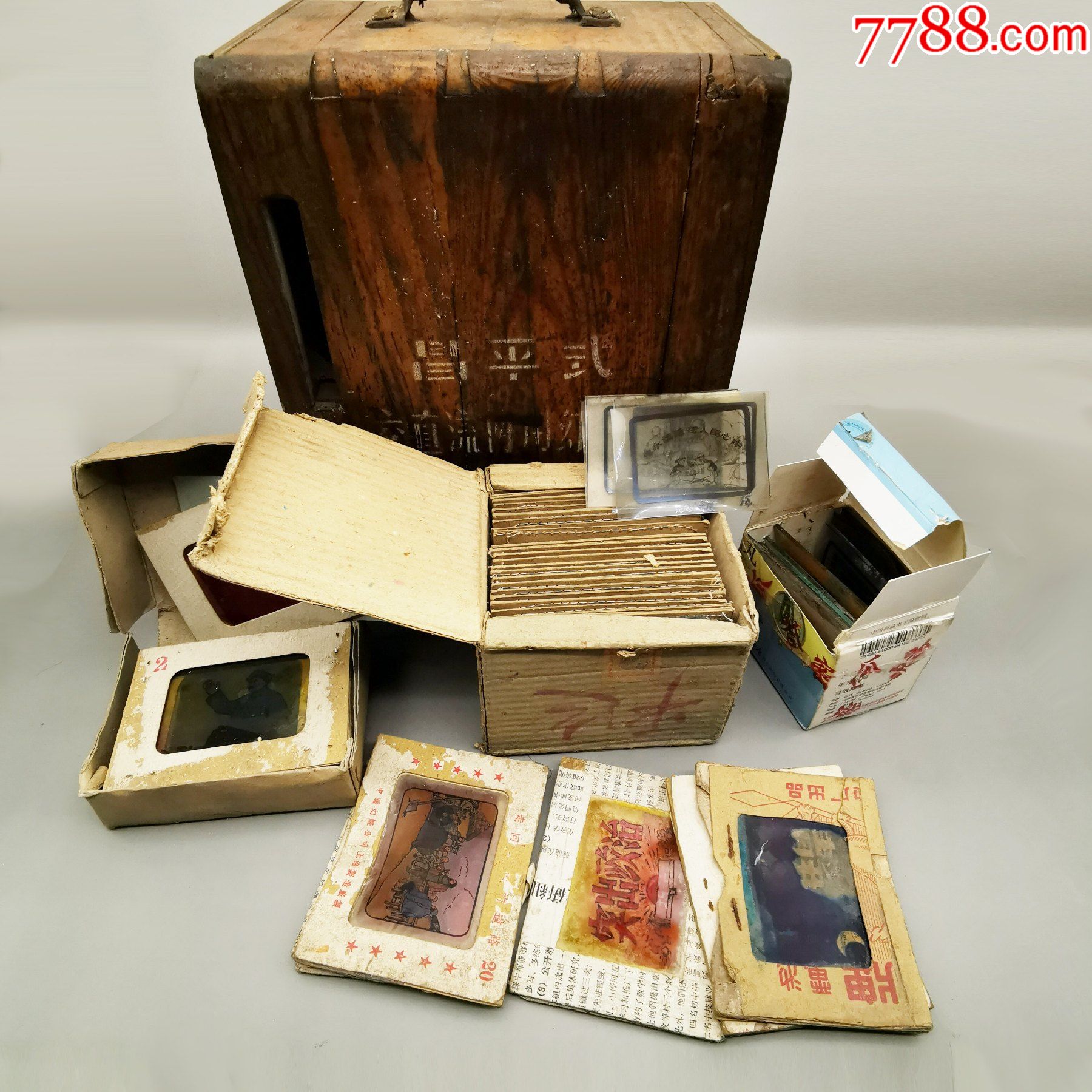 老式幻灯机带胶片