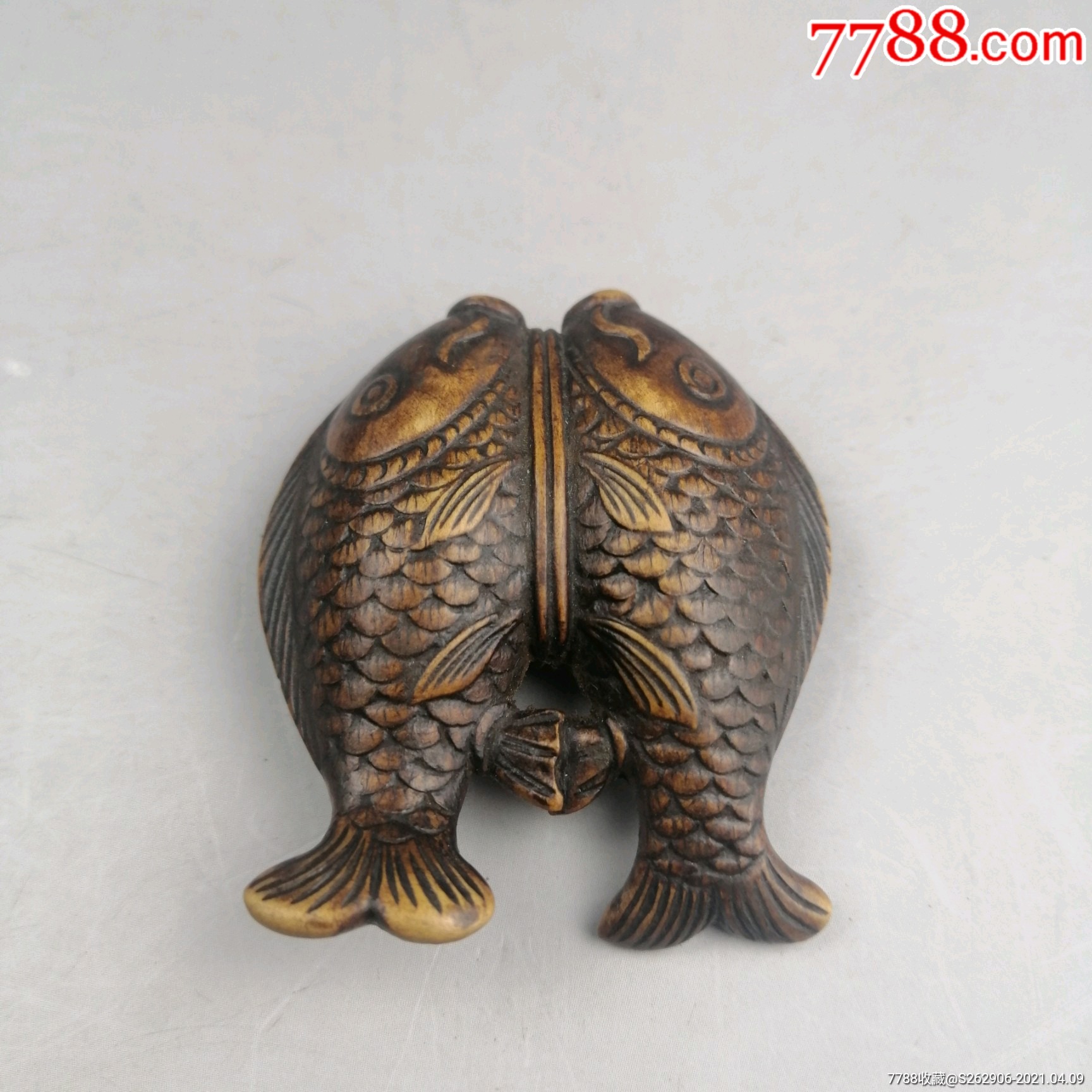 黄扬木雕刻双鱼小挂件