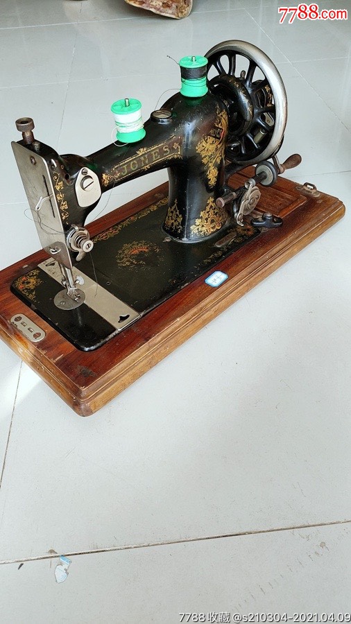 民国时期英国进口琼斯牌手摇缝纫机品相完整正常使用带配件说明书