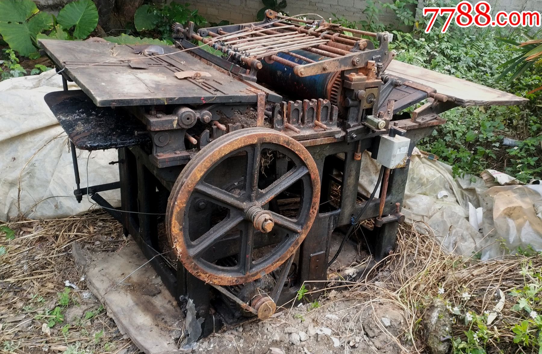 活字印刷术的最后辉煌,老印刷机,解放初的印刷机,四开平台印刷机