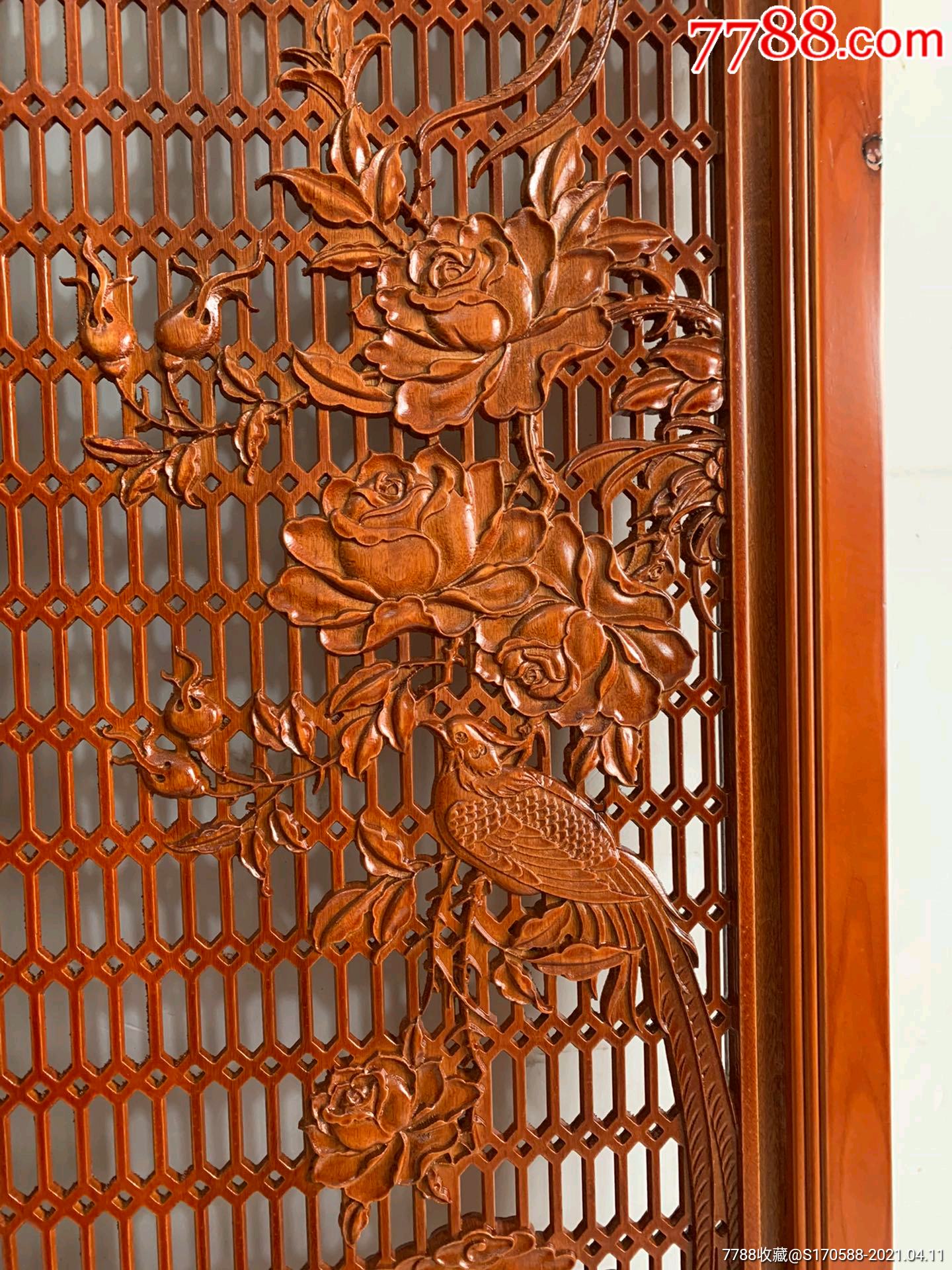 屏风隔断四片一组雕刻精美图案镂空设计双面雕工柏木边框香樟木花芯