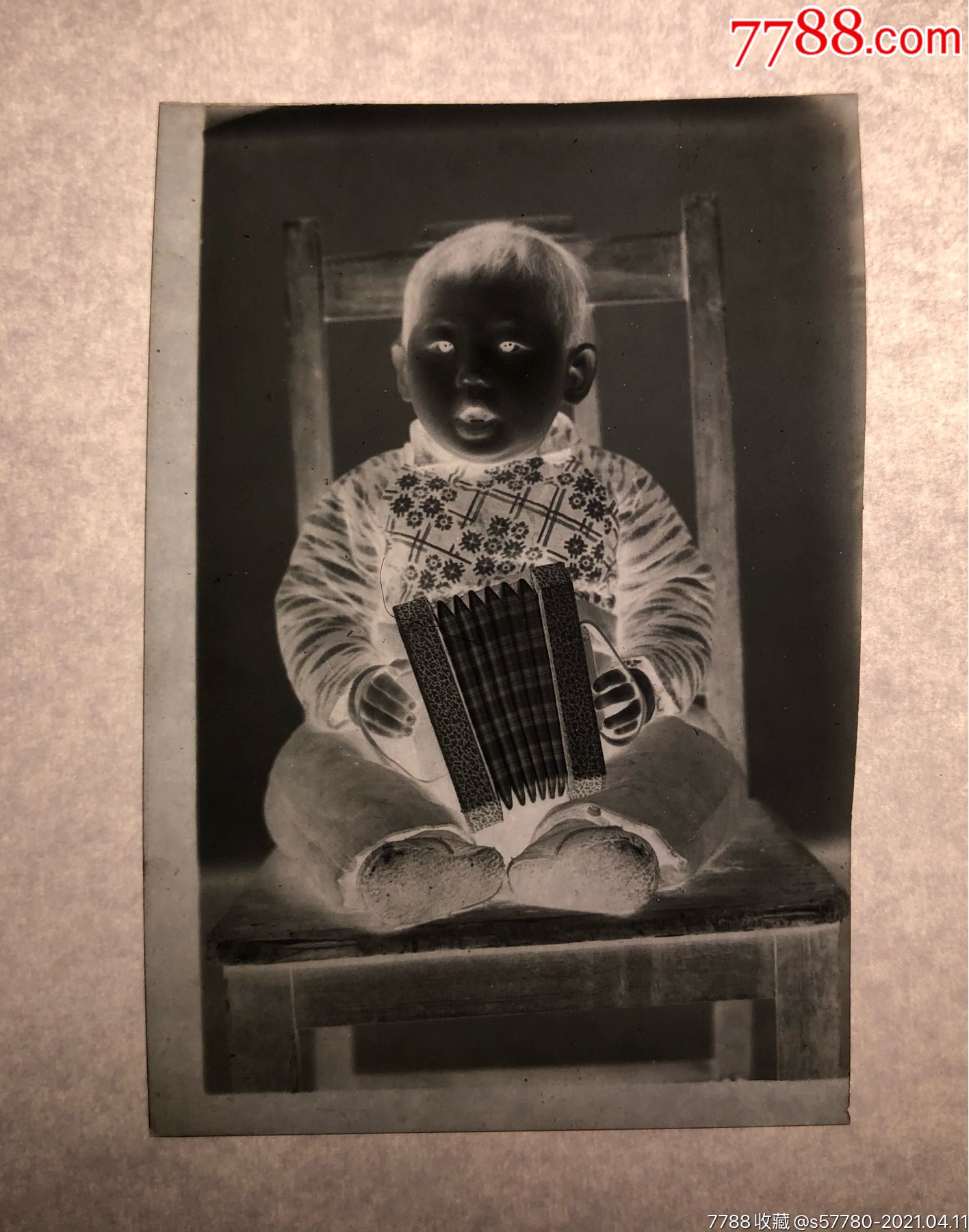 红宝书合影￥109品99一个女人的底片￥69品99八十年代高中毕业照