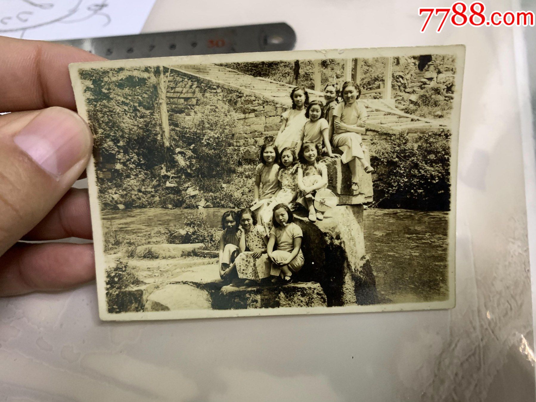 民国一群美女游虎丘照片