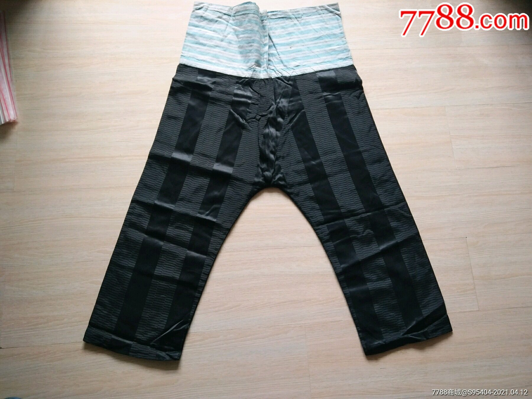 民国绸缎面料缅裆裤子.